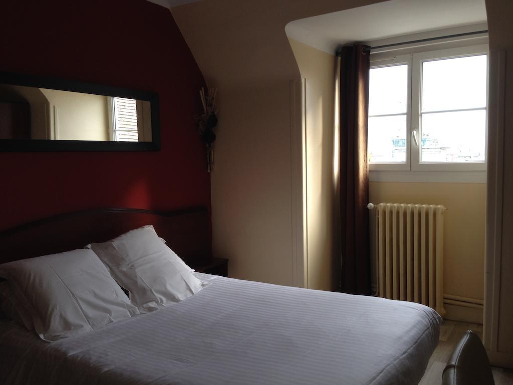 L'Ecailler Hotel Ouistreham Room photo